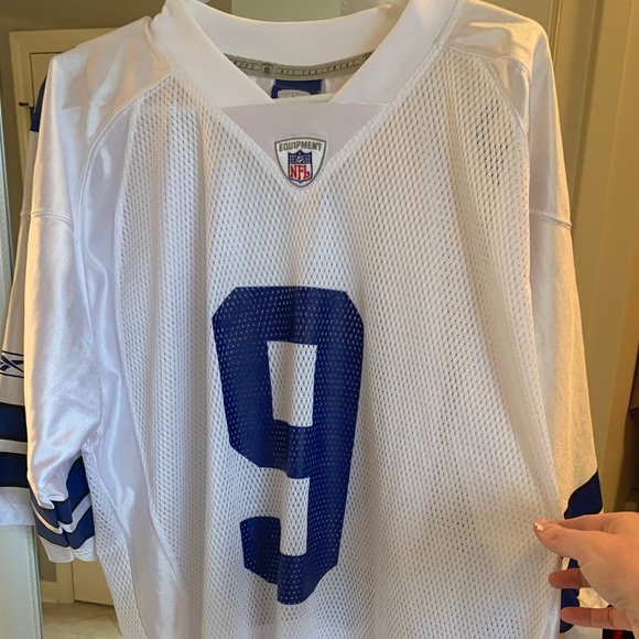 Tony Romo jersey - Picture 2 of 3